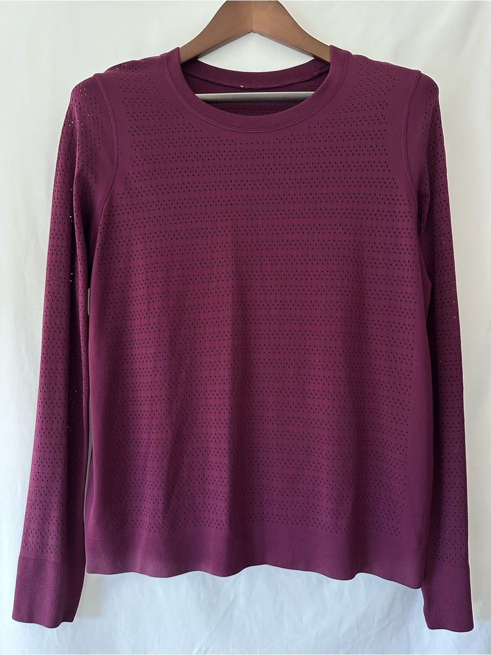 Like New Lululemon Breeze Long Sleeve size 10